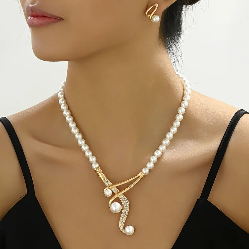 Elanora Pearl Necklace Set