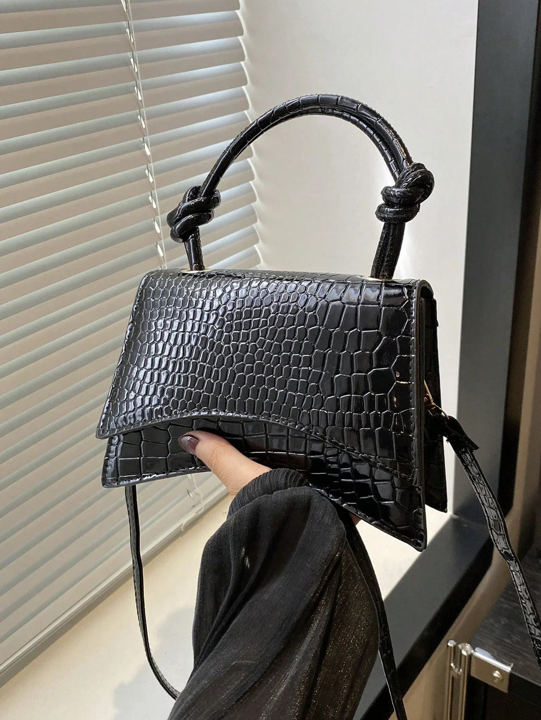 Lumi Luxe Knot Bag