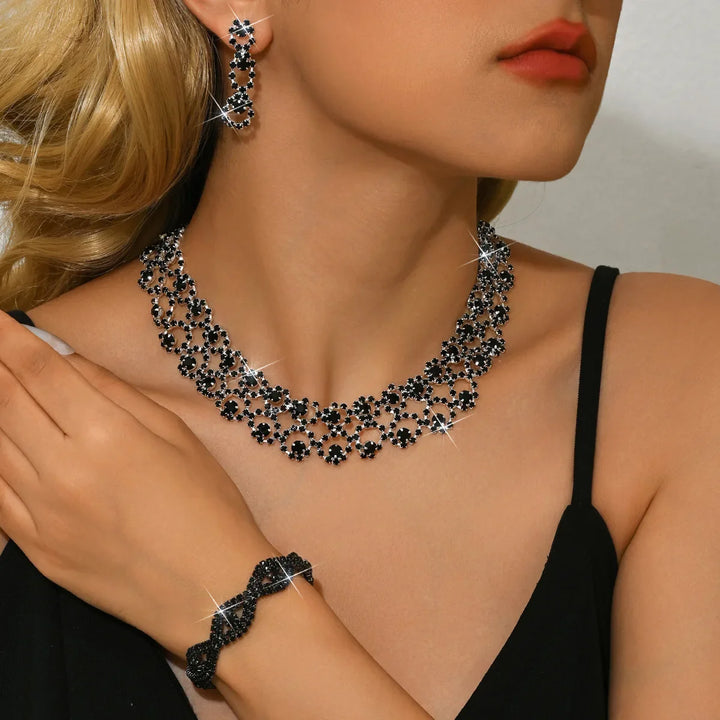 Renavia Crystal Necklace Set