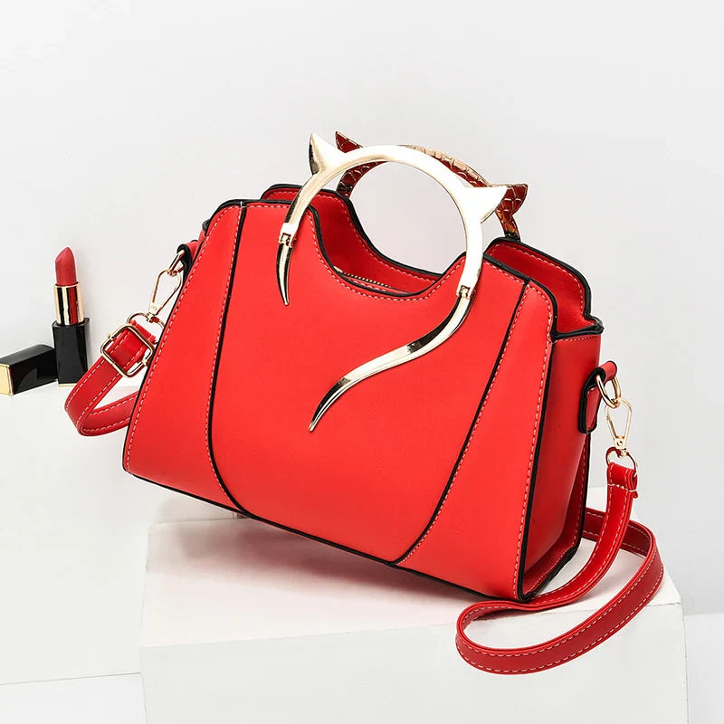 Luvina Cat Handle Bag